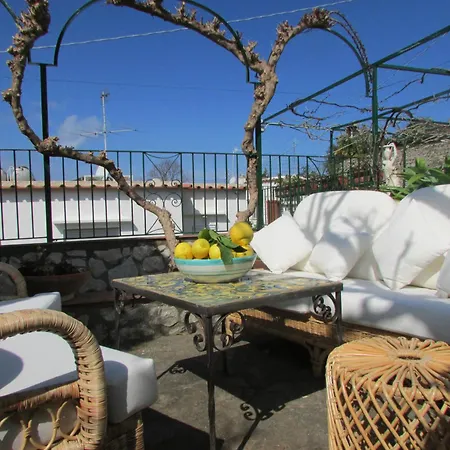 Casa Palazzo A Mare * كابري